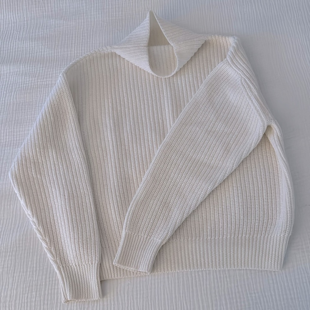 Aritzia ribbed 100% merino wool ribbed sweater